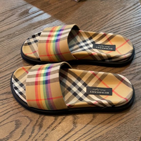 Burberry sandals - Picture 1 of 4